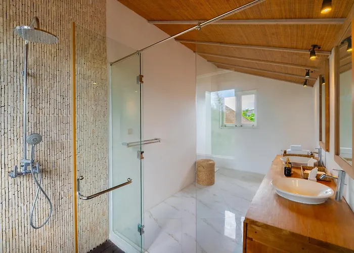 Mahameru Hotel 4*