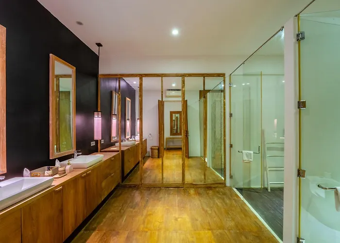 Mahameru Hotel 4*