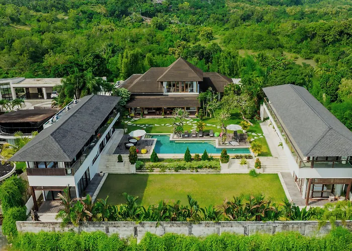Mahameru Hotel 4*